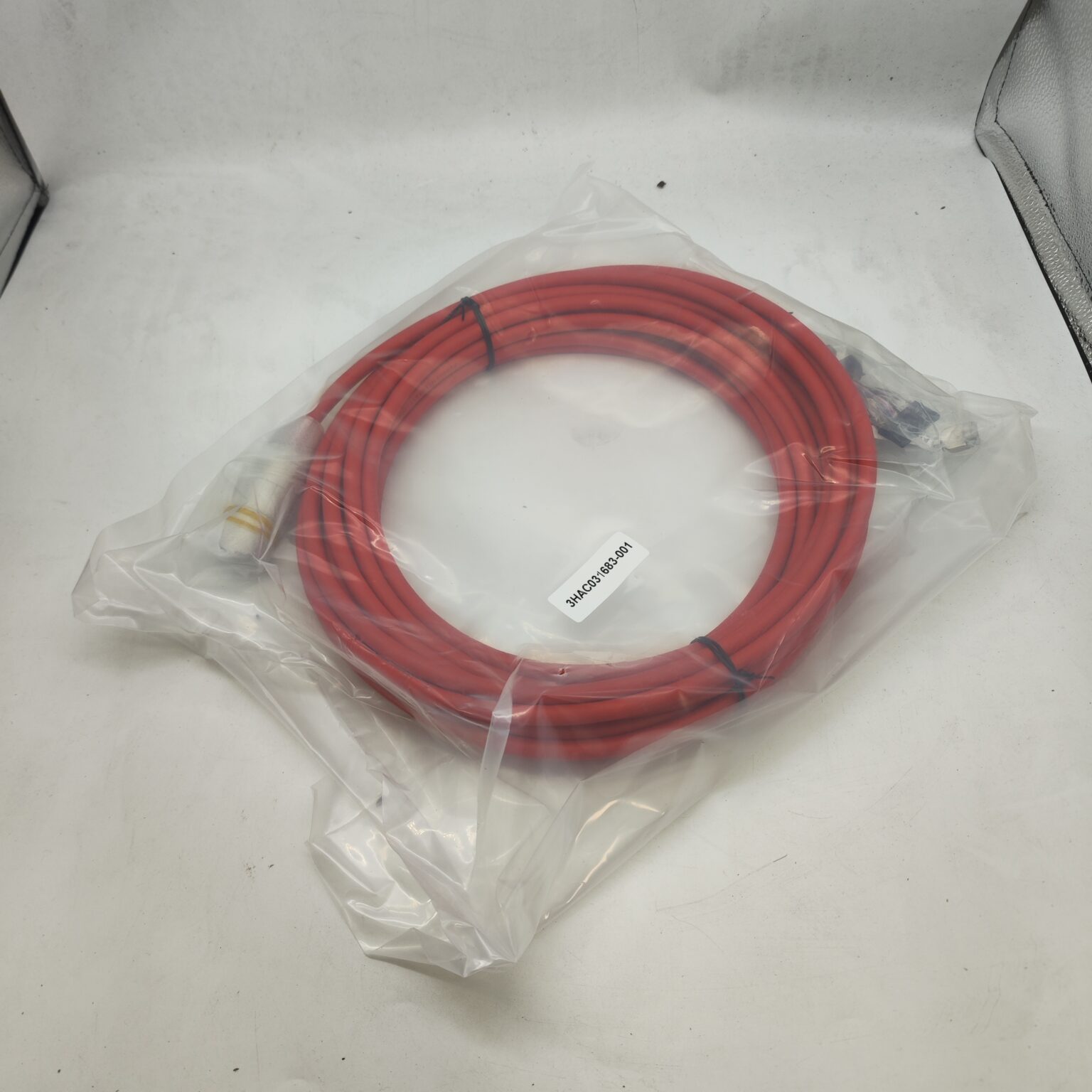 3HAC031683-001